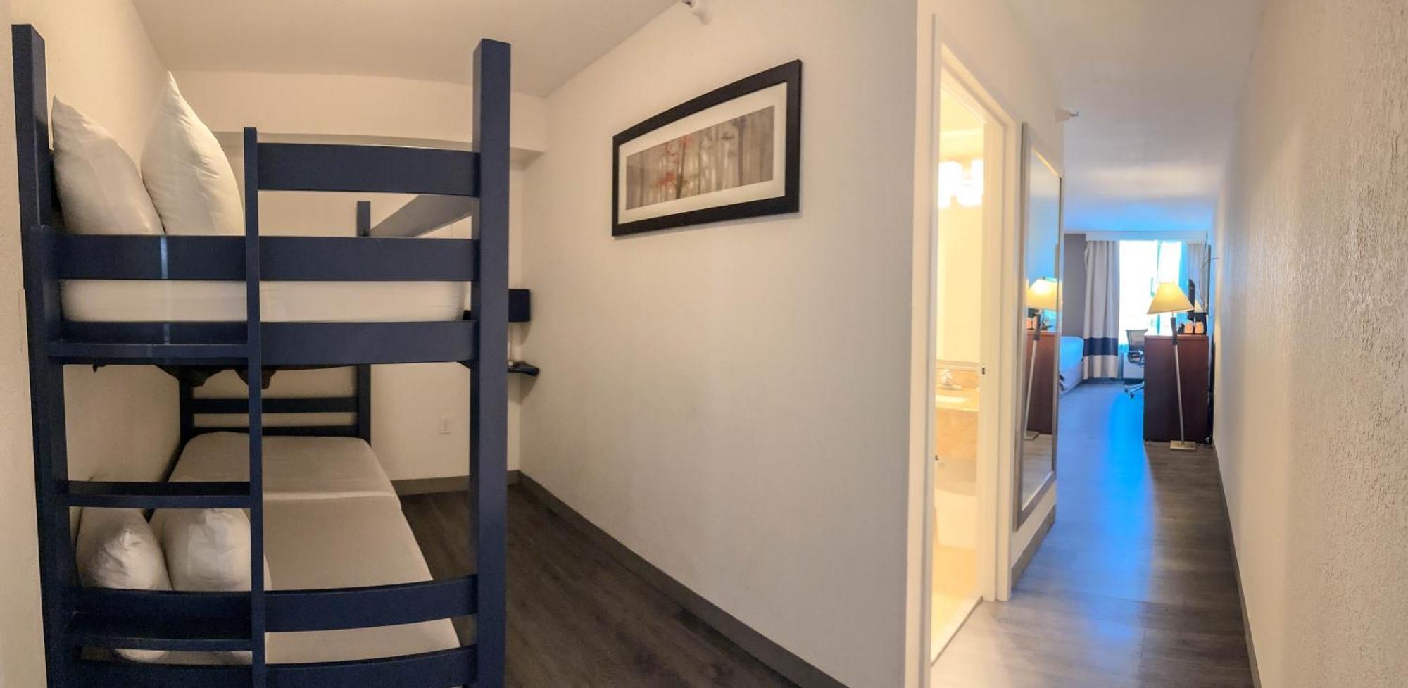Comfort & Kissimmee By The Parks Hotel 3*