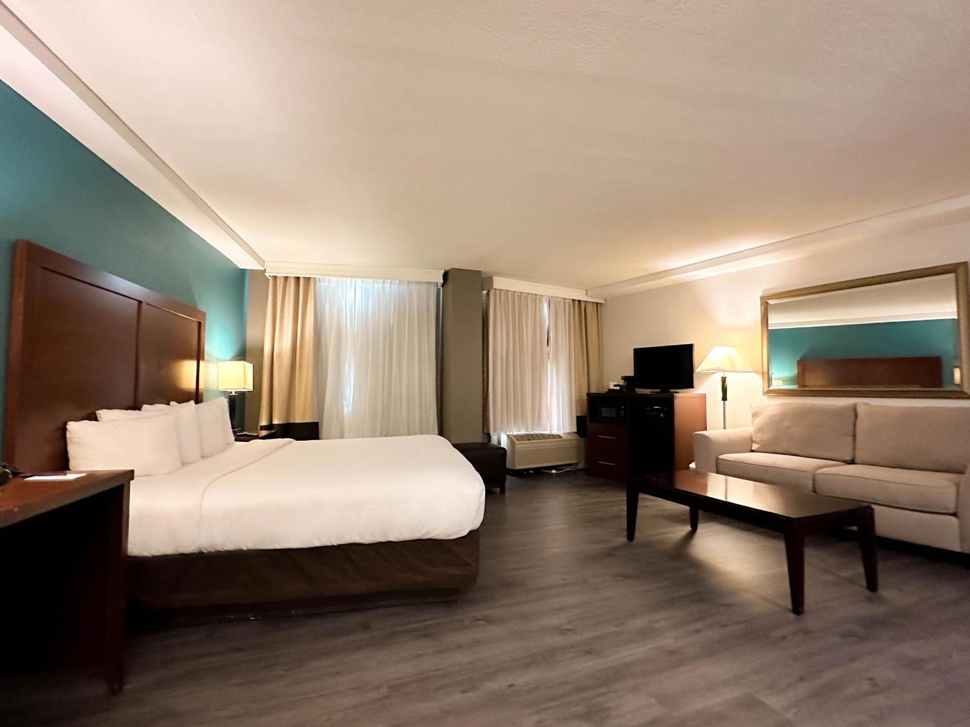 Comfort & Kissimmee By The Parks 3*