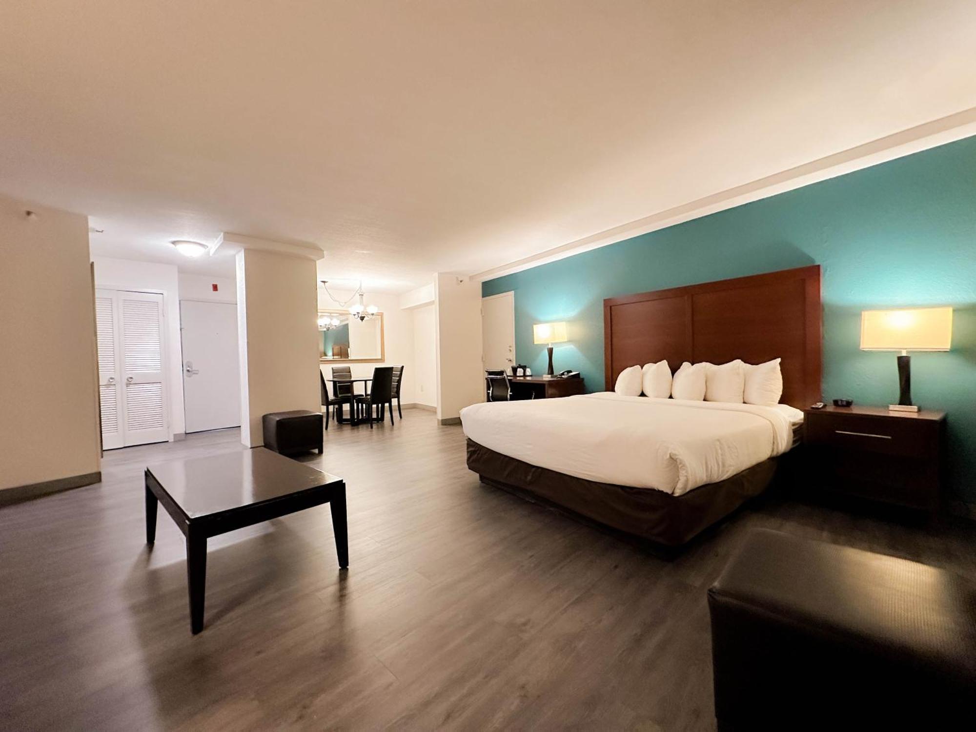 Comfort & Kissimmee By The Parks Four Corners