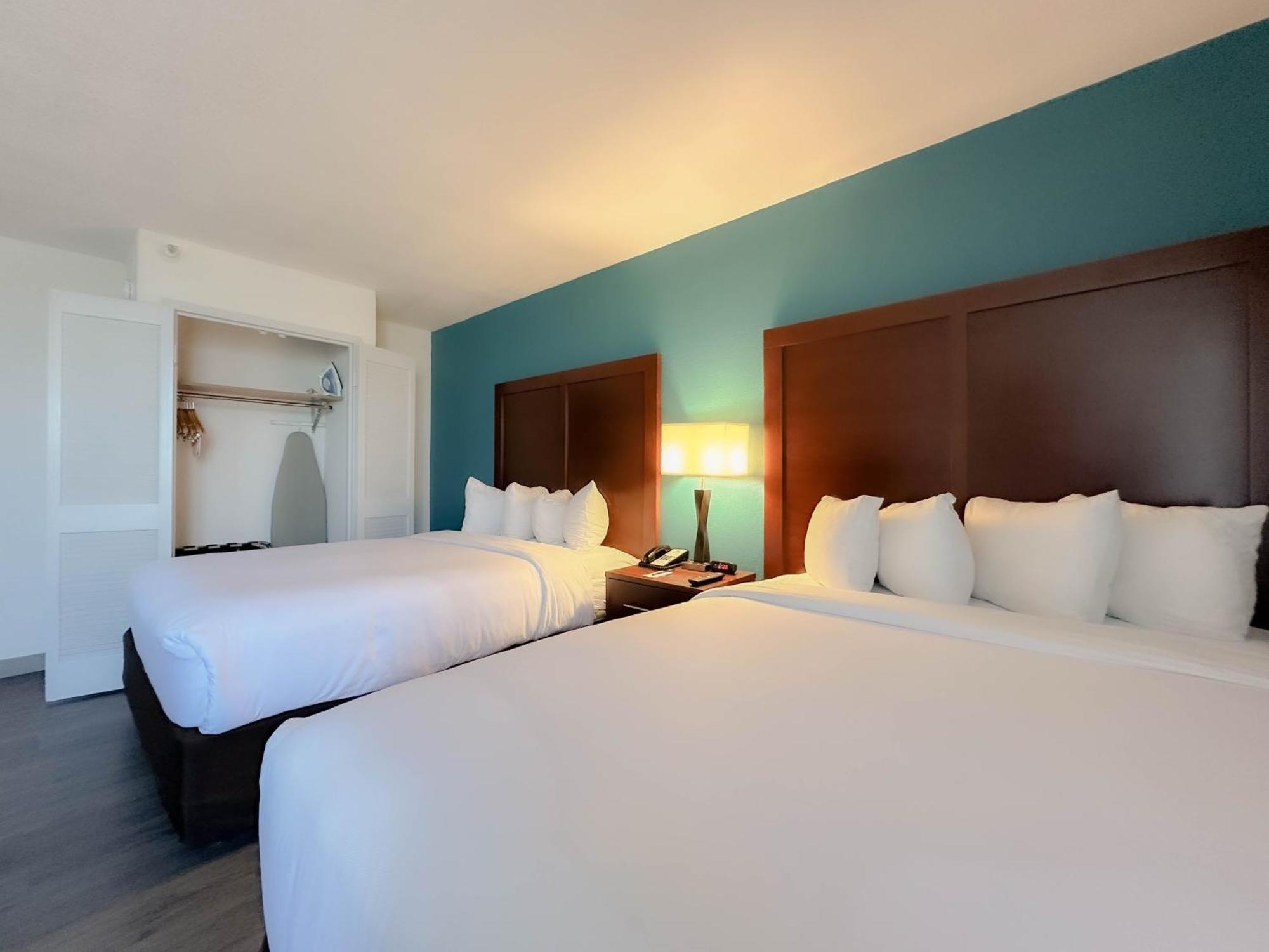 Hotel Comfort & Kissimmee By The Parks