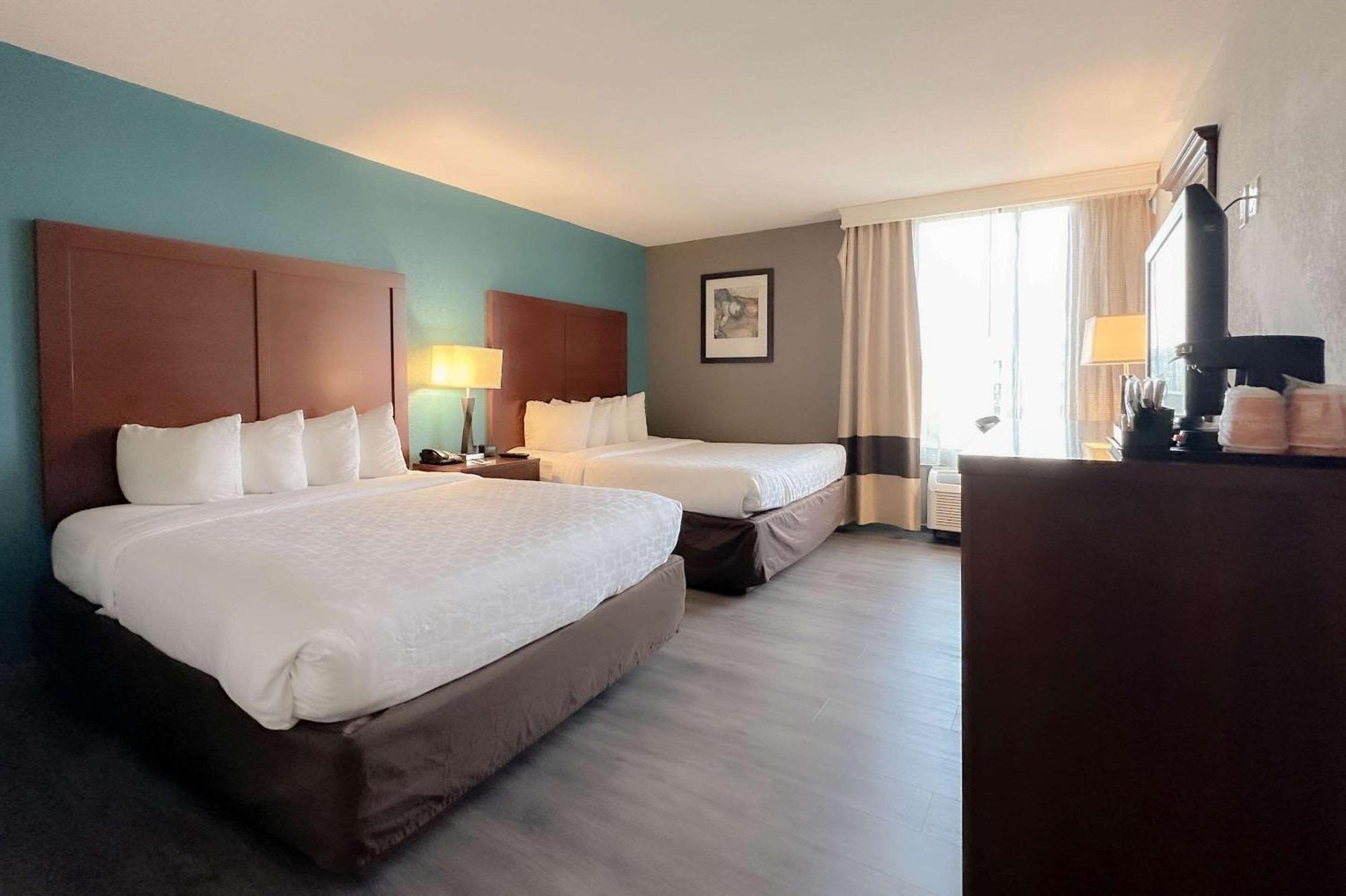 Comfort & Kissimmee By The Parks Hotel 3*