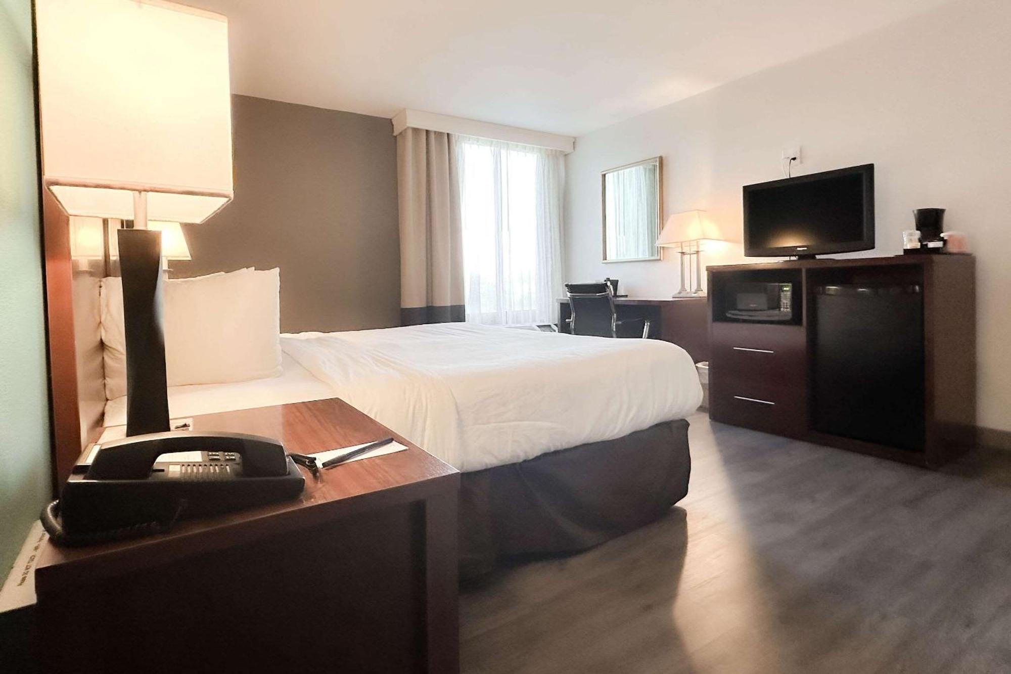 Comfort & Kissimmee By The Parks 3*