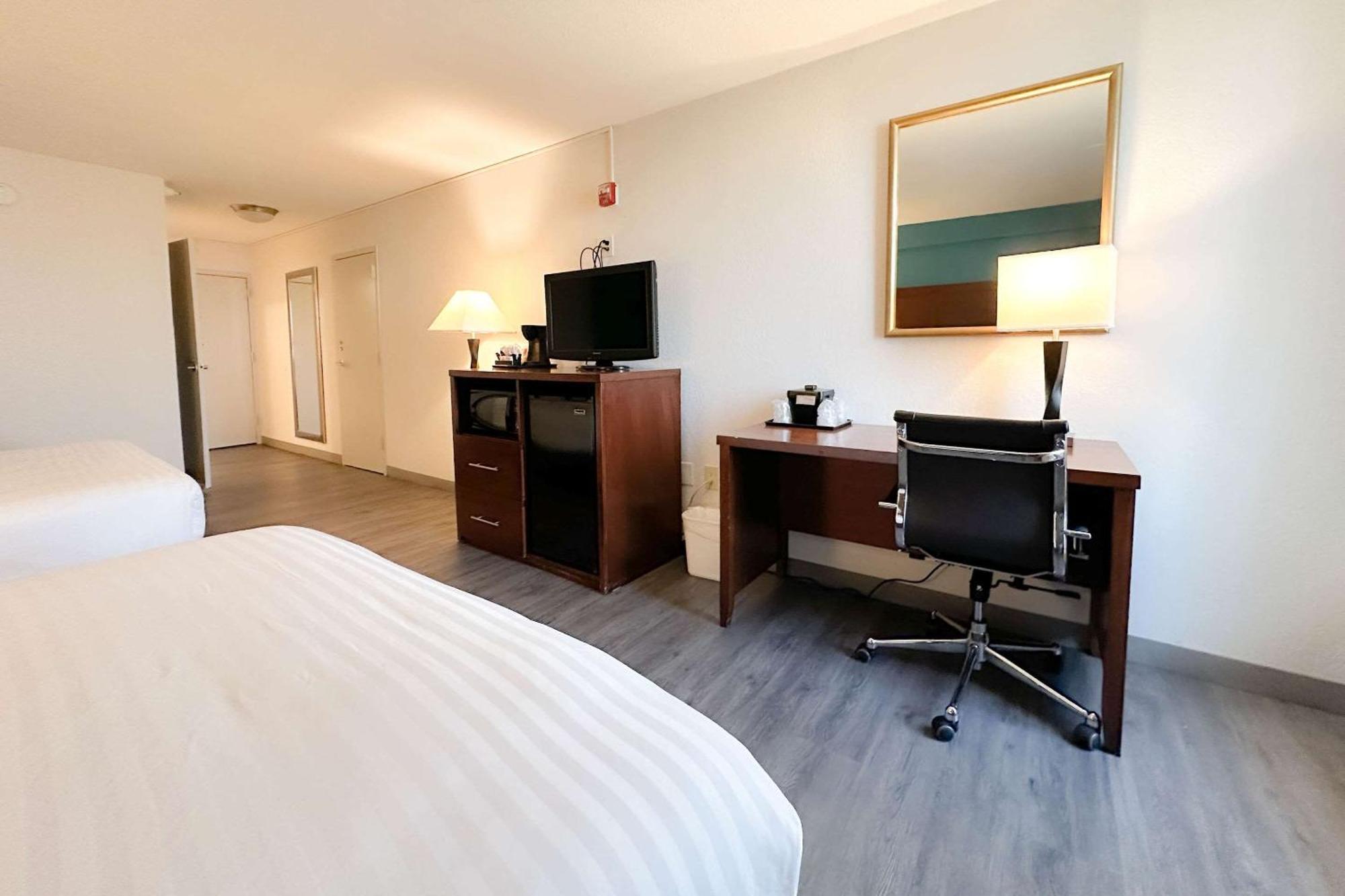 Comfort & Kissimmee By The Parks Four Corners