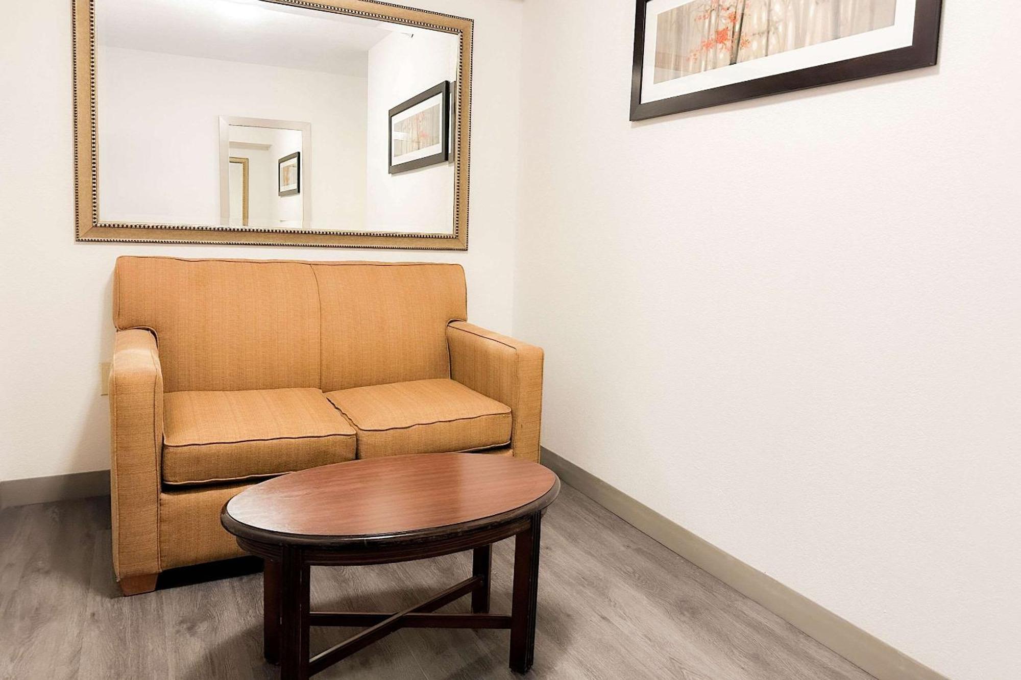 Comfort & Kissimmee By The Parks Hotel Four Corners