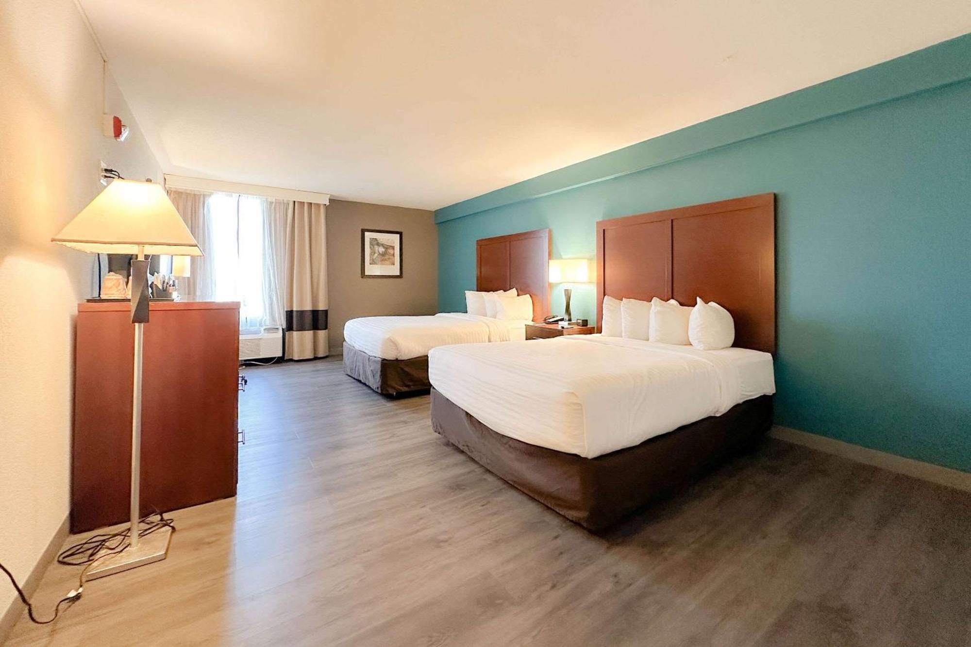 Comfort & Kissimmee By The Parks 3*