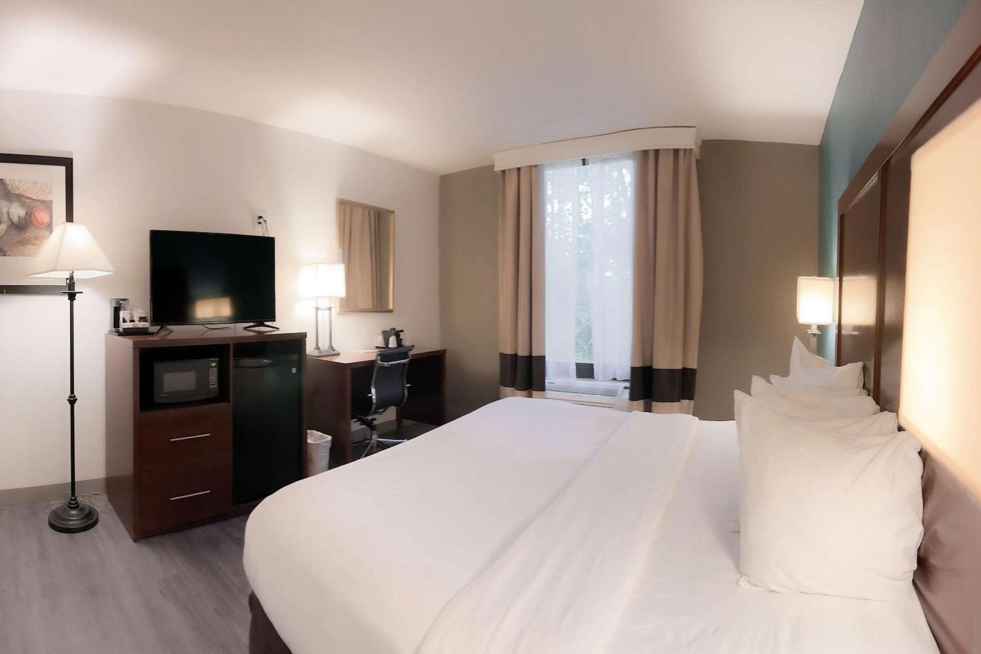 Comfort & Kissimmee By The Parks Four Corners