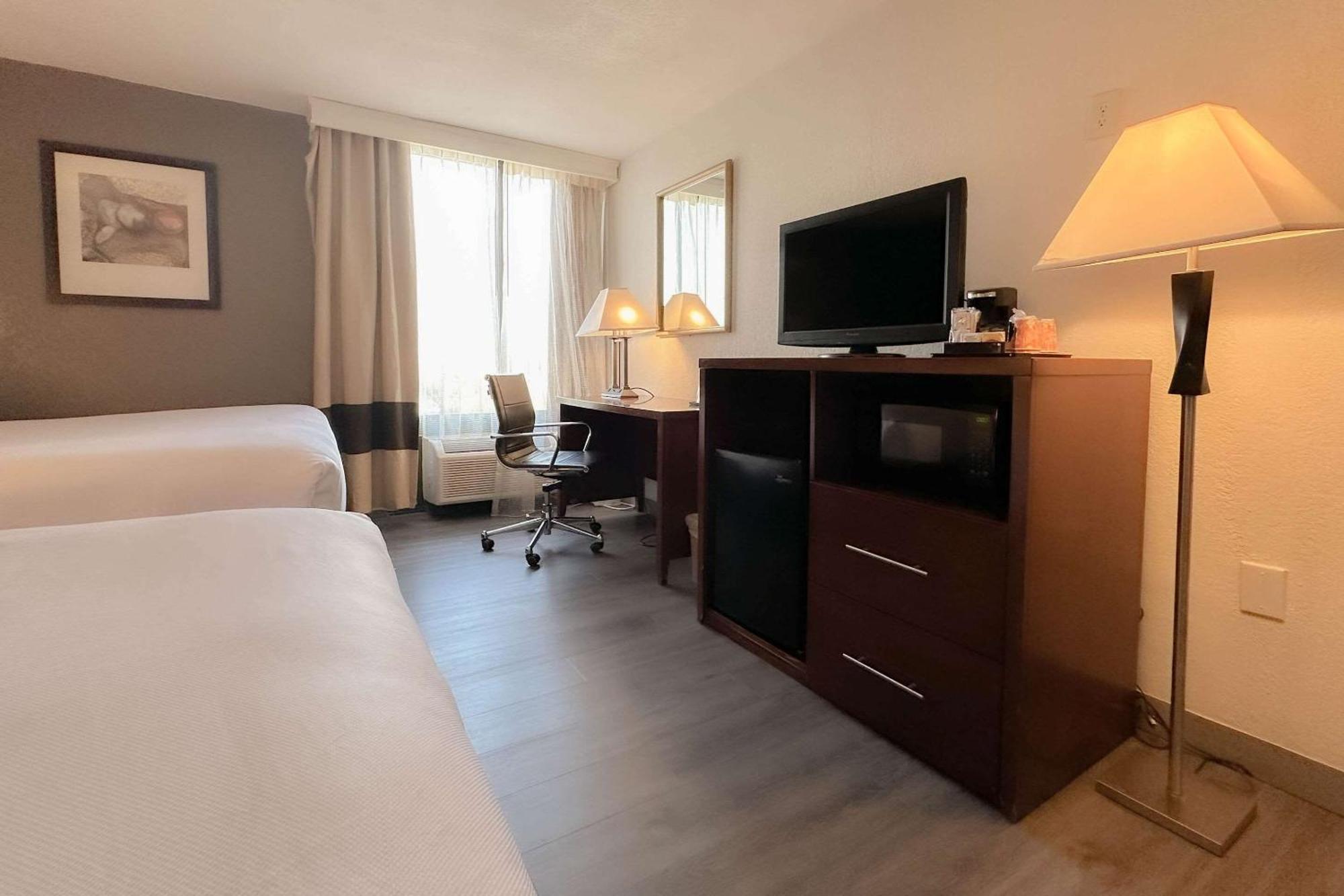 Comfort & Kissimmee By The Parks Hotel 3*