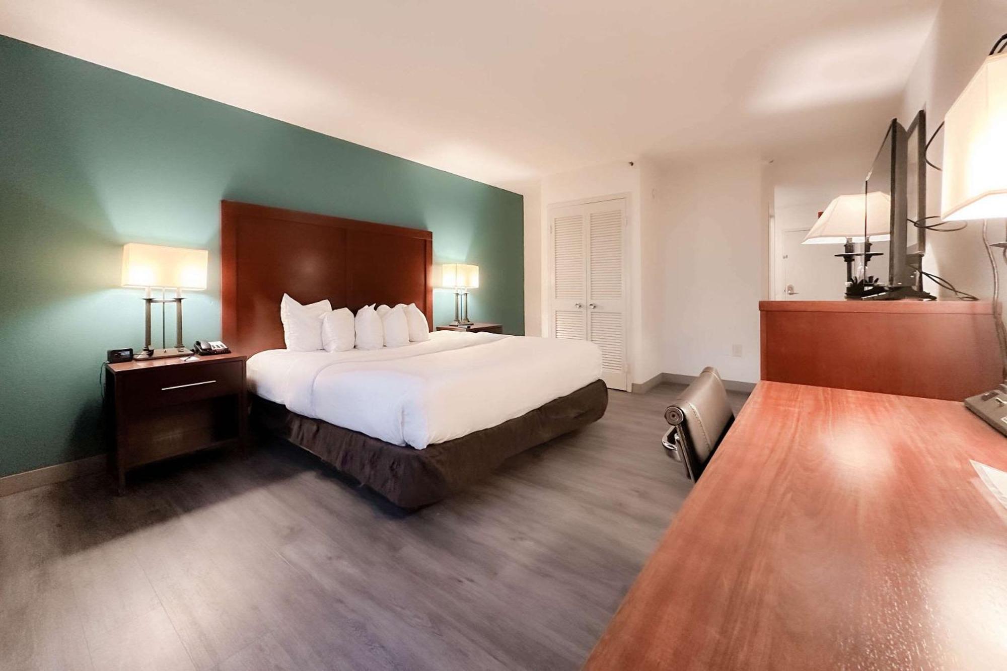 Hotel Comfort & Kissimmee By The Parks 3*