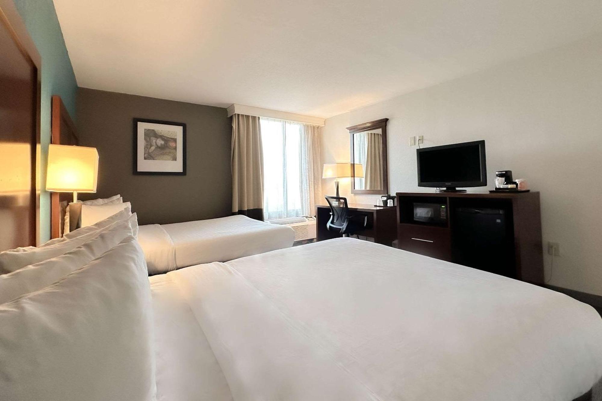 Comfort & Kissimmee By The Parks 3*