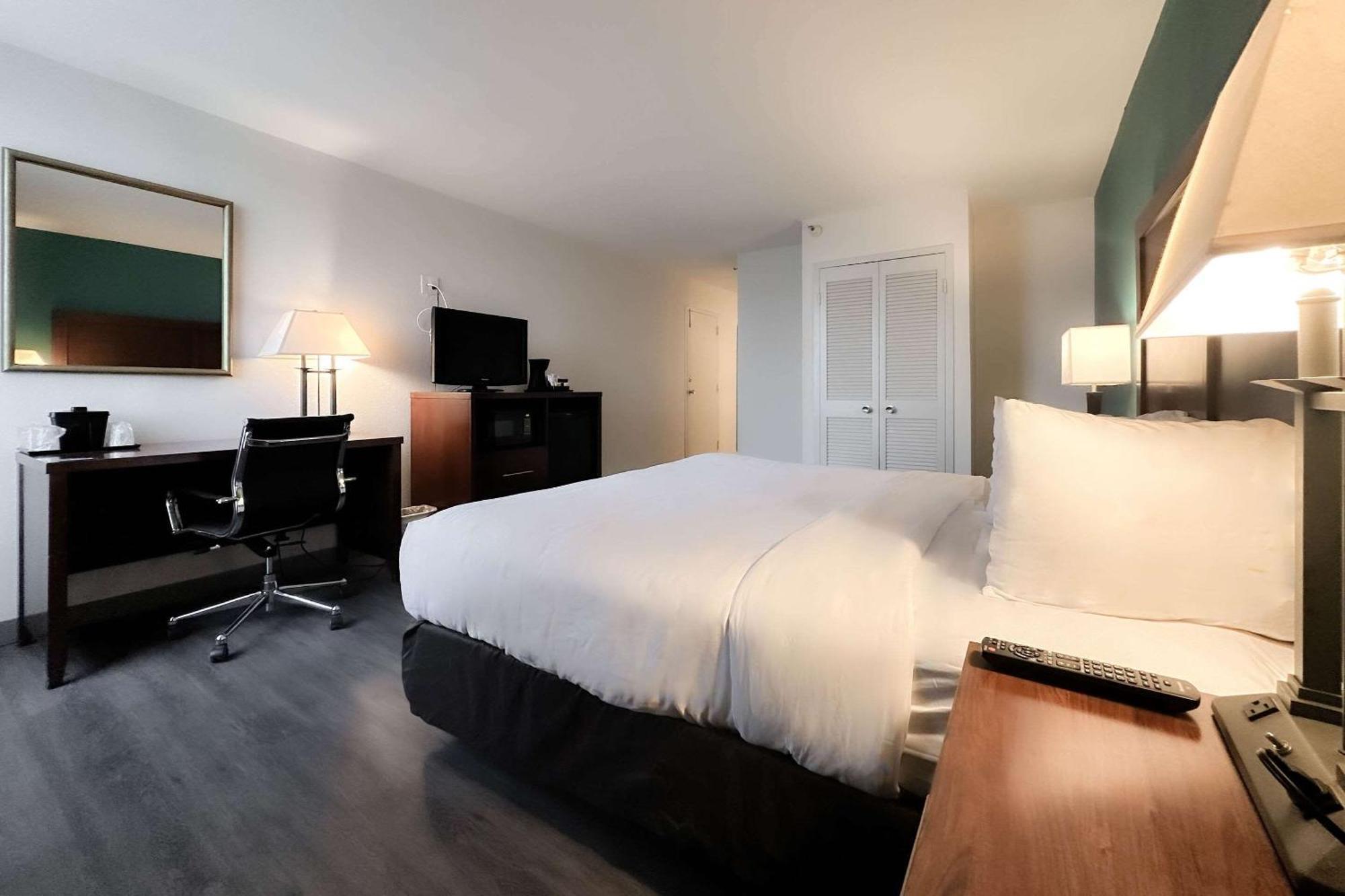 Comfort & Kissimmee By The Parks