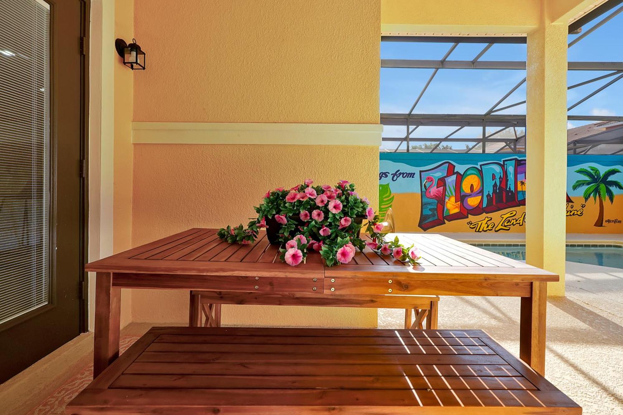 Stylish & Cozy Retreat Prime Location Fully Equipped *