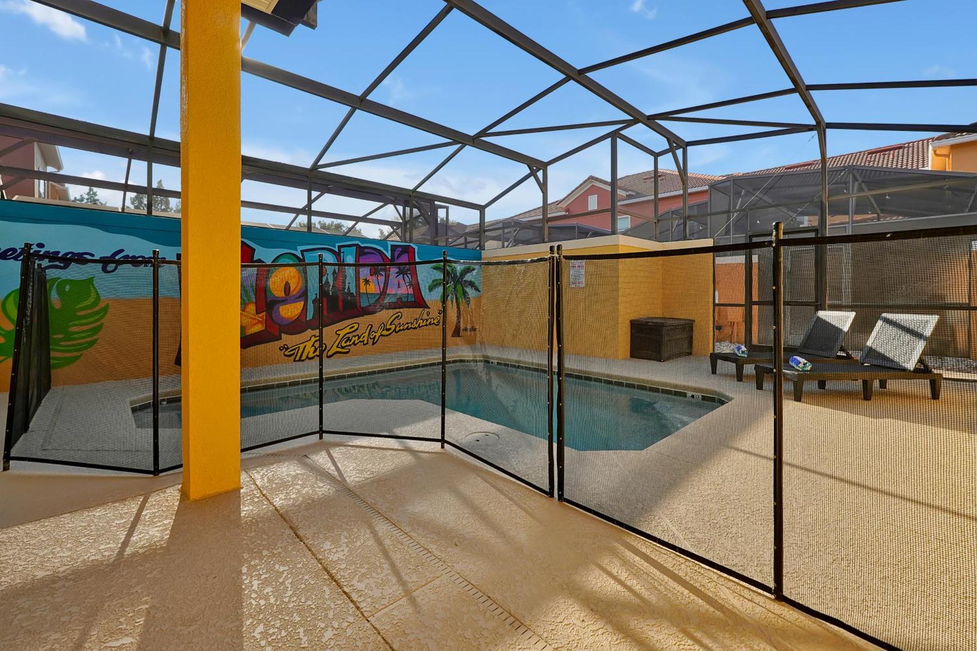 Stylish & Cozy Retreat Prime Location Fully Equipped *