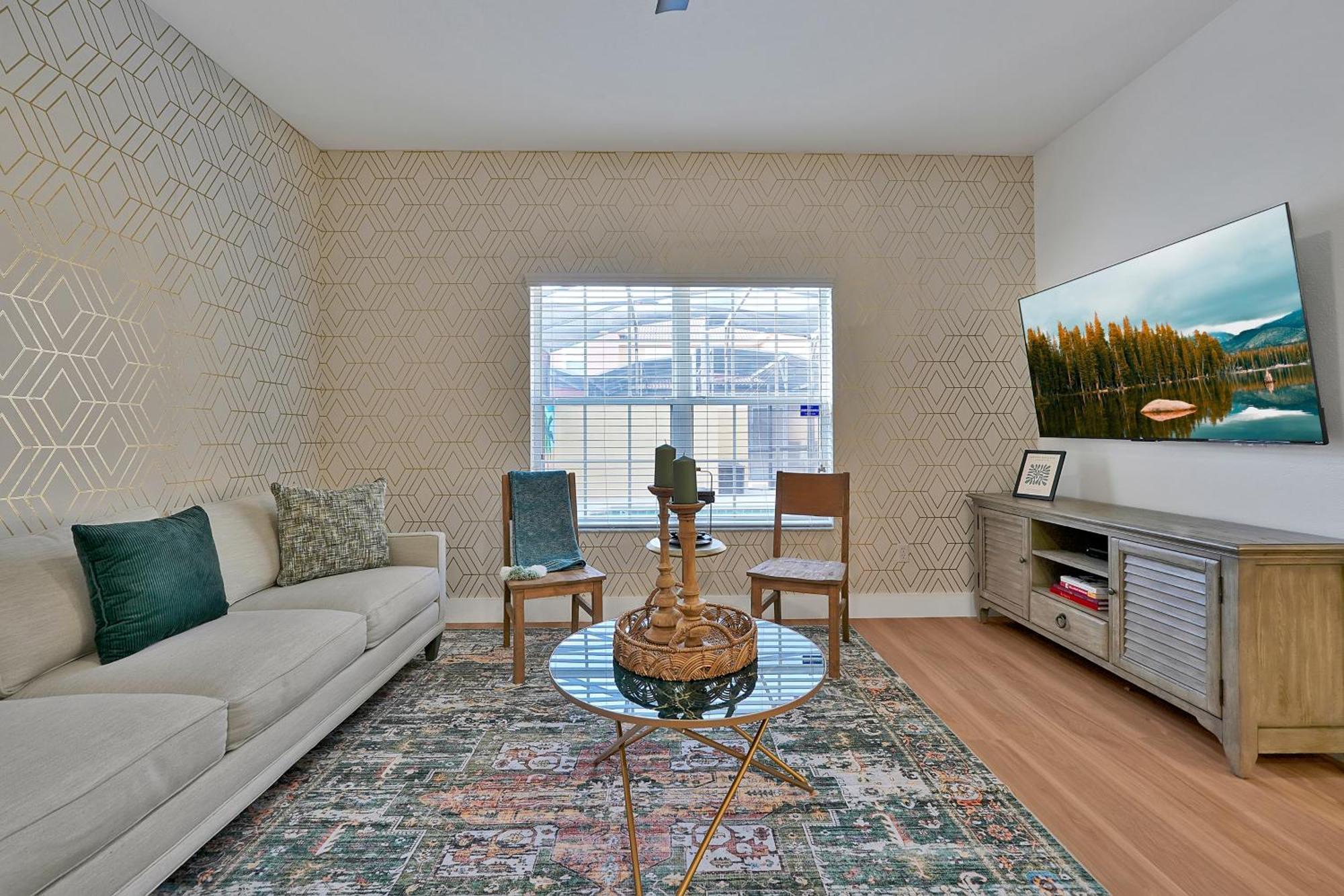 Stylish & Cozy Retreat Prime Location Fully Equipped