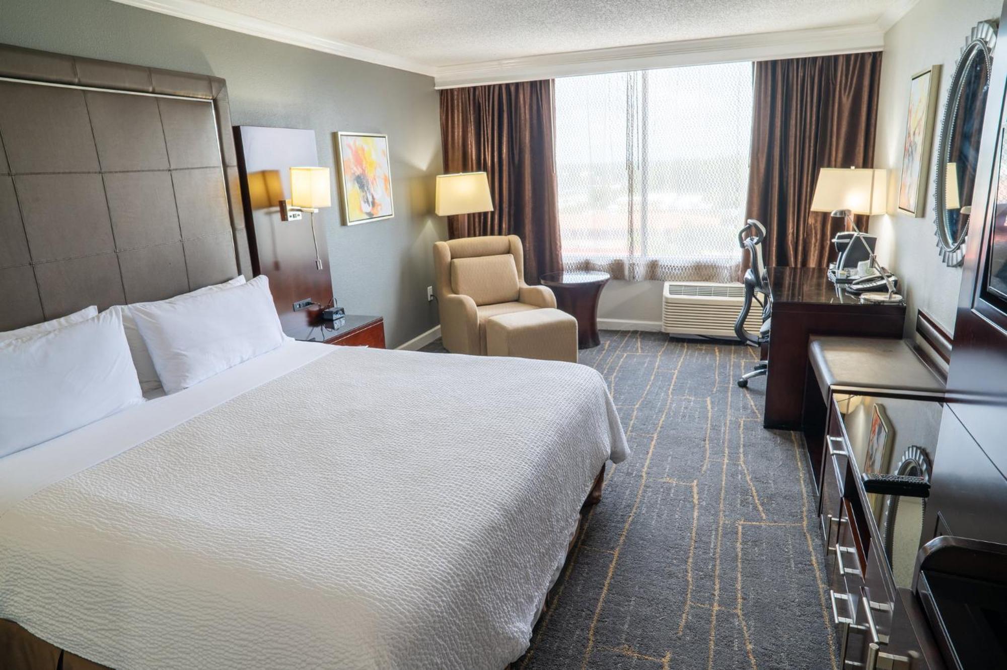 Orlando East-ucf Area By Ihg 3* Alafaya