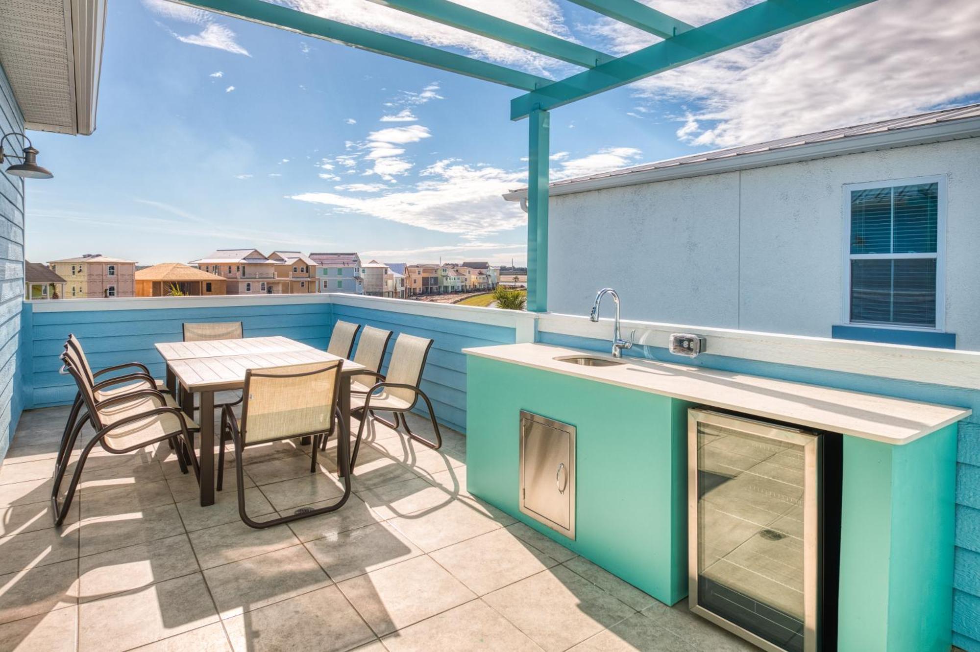 Blue Oasis With Private Pool Near And Margaritaville Access - 7968sh Holiday home Orlando