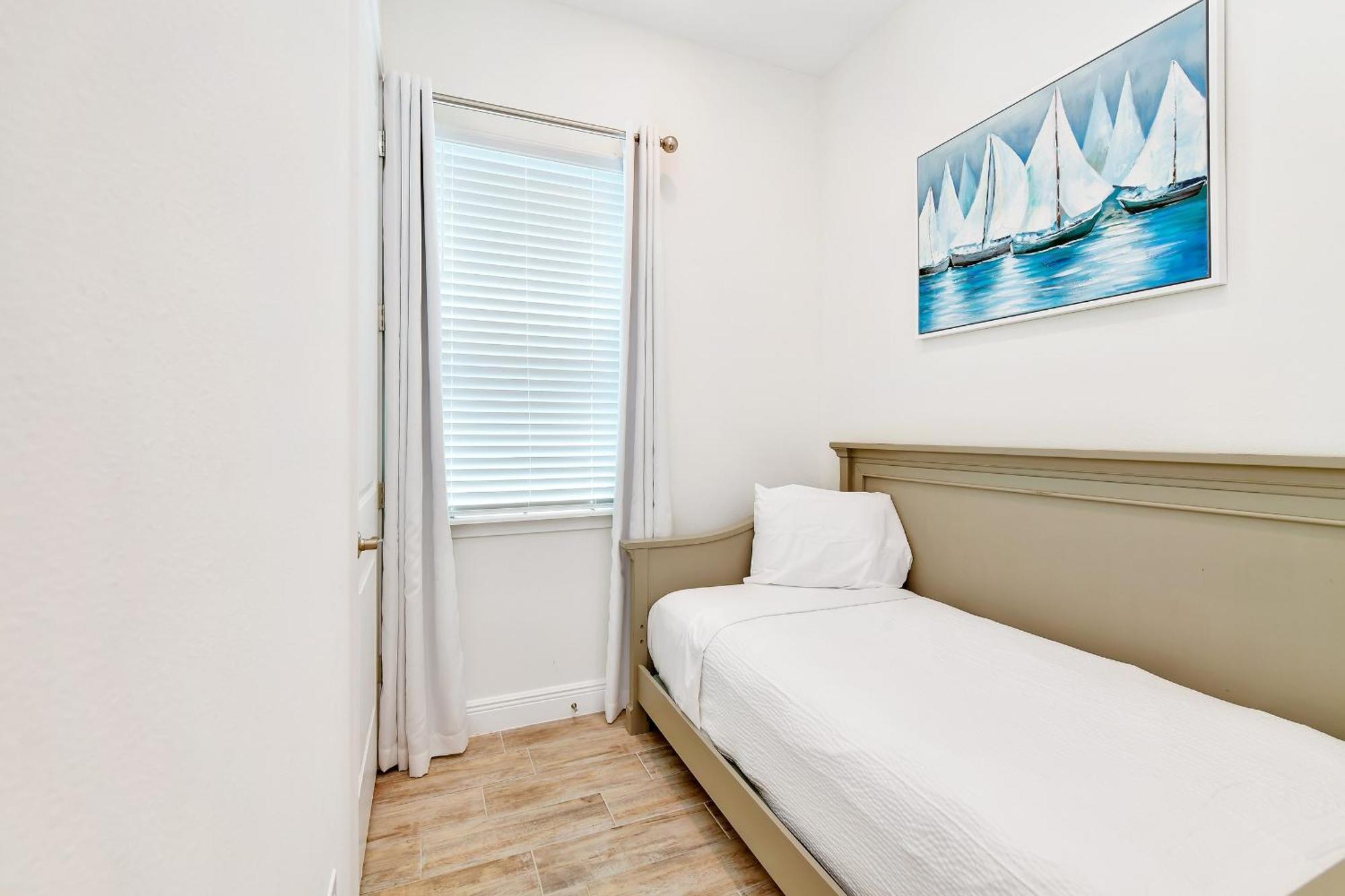 White With Private Pool Near And Margaritaville Access - 8023kd * Orlando