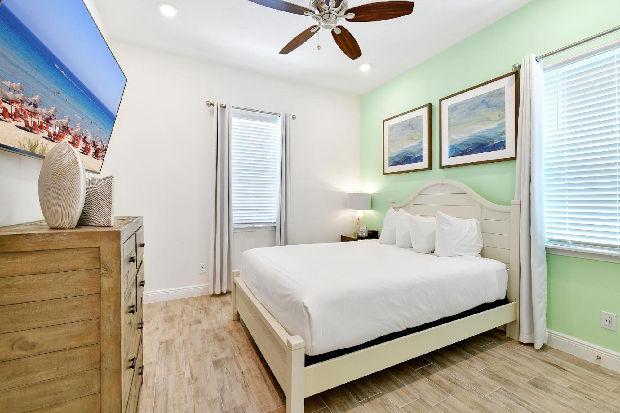 Holiday home White With Private Pool Near And Margaritaville Access - 8023kd