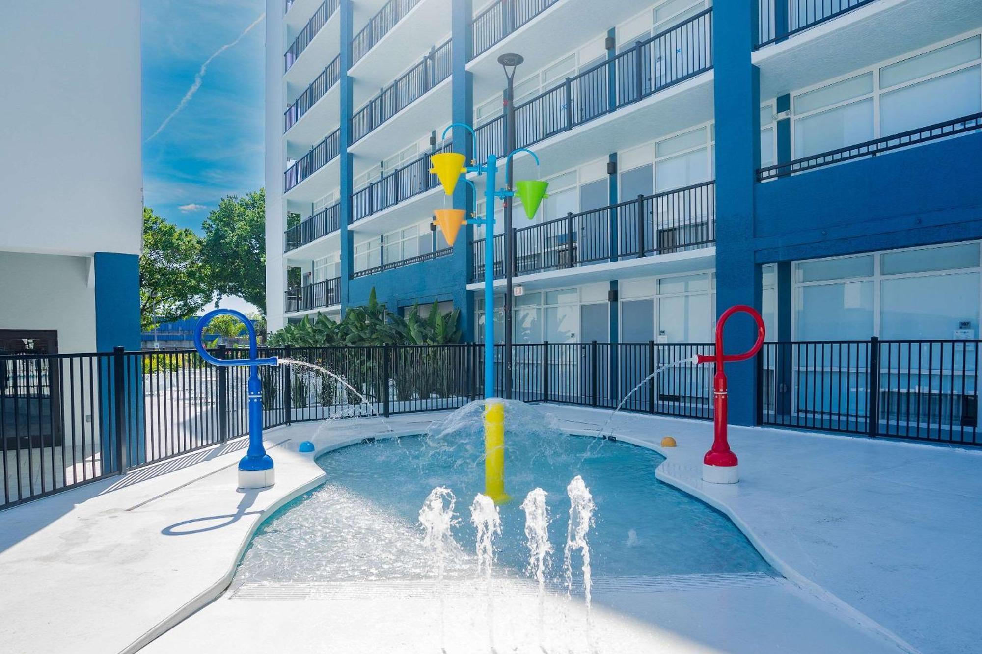 Daskk Near Universal Blvd, Ascend Collection Orlando