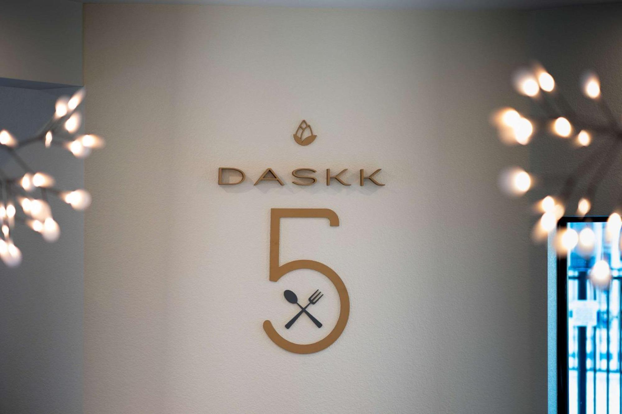 Daskk Near Universal Blvd, Ascend Collection 3*