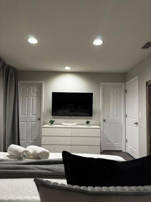 Apartment 2br Townhouse Near *