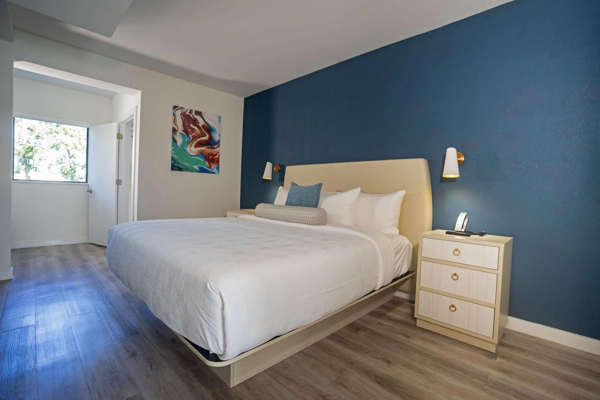 Daskk Near Universal Blvd, Ascend Collection Hotel Orlando