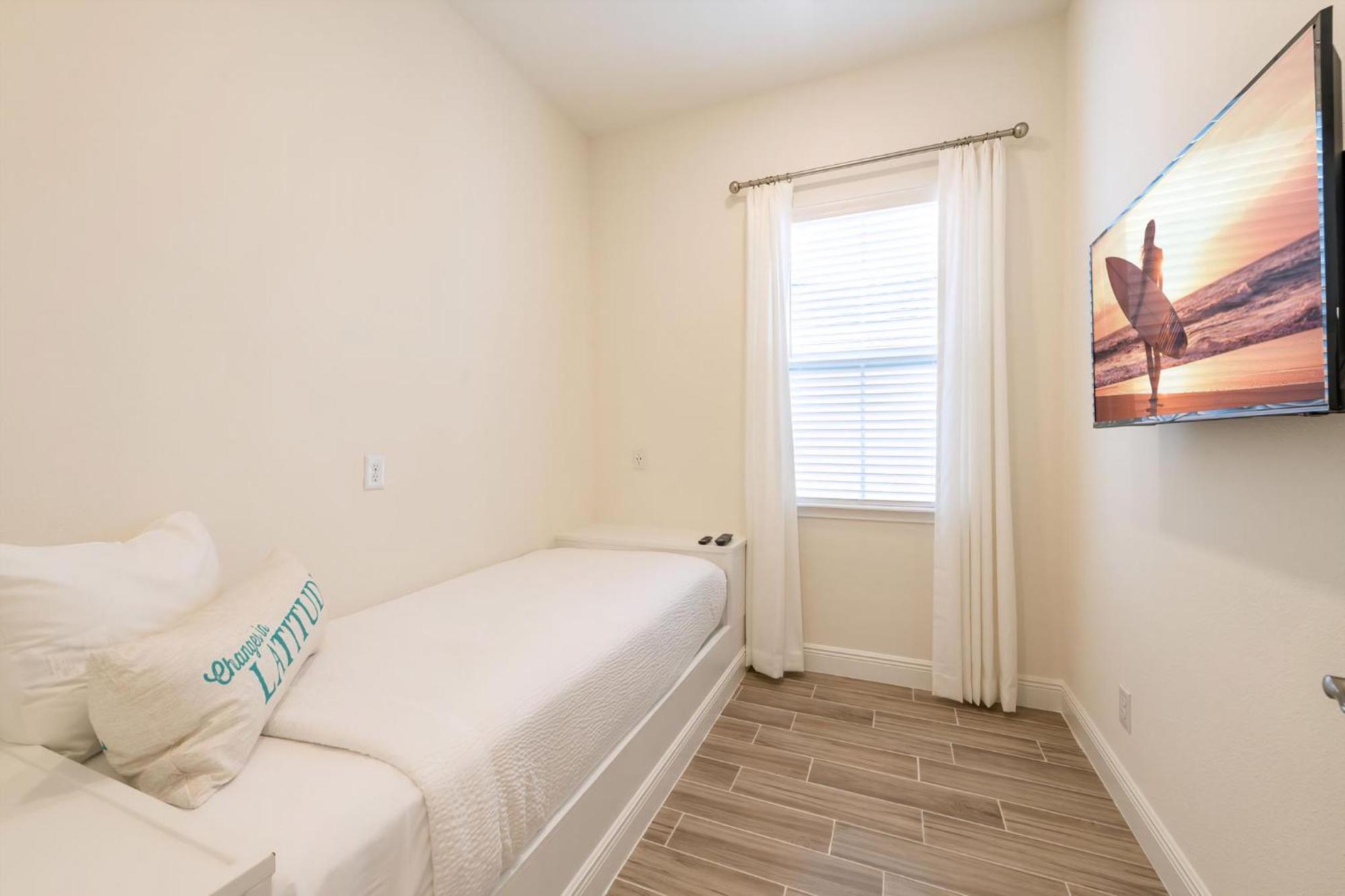 Sun Filled Near With Margaritaville Access - 3021sp Holiday home
