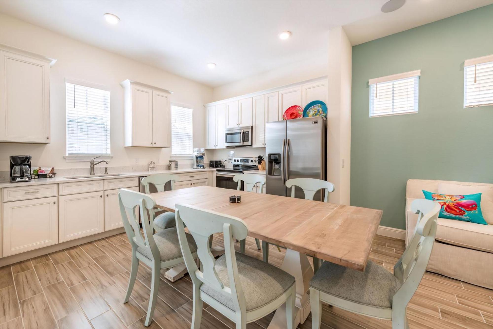 Sun Filled Near With Margaritaville Access - 3021sp Holiday home *