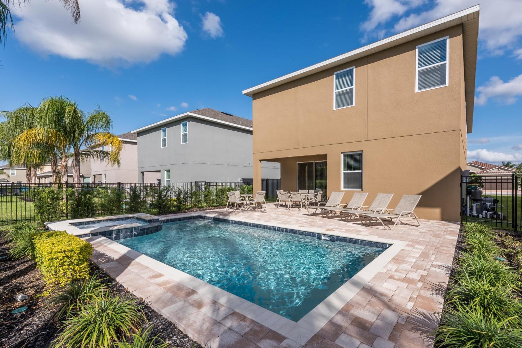 Inviting By Rentyl With Water Park Access Near - 7498m Holiday home Orlando