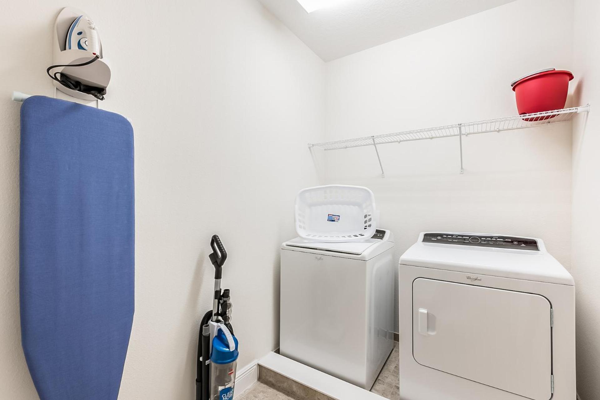 Spacious By Rentyl Near With Private Pool & Amenities - 391f