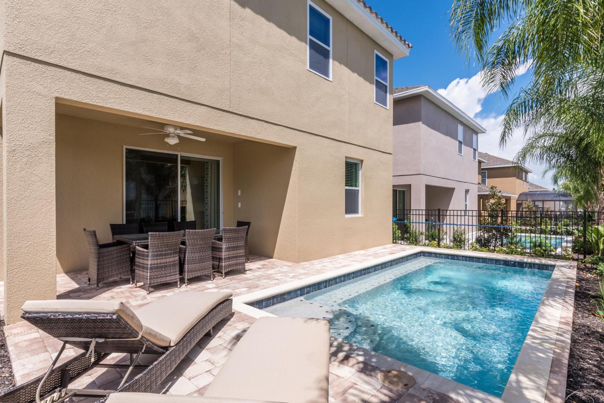Vibrant By Rentyl Near With Private Pool, Themed & Amenities - 401n Villa *