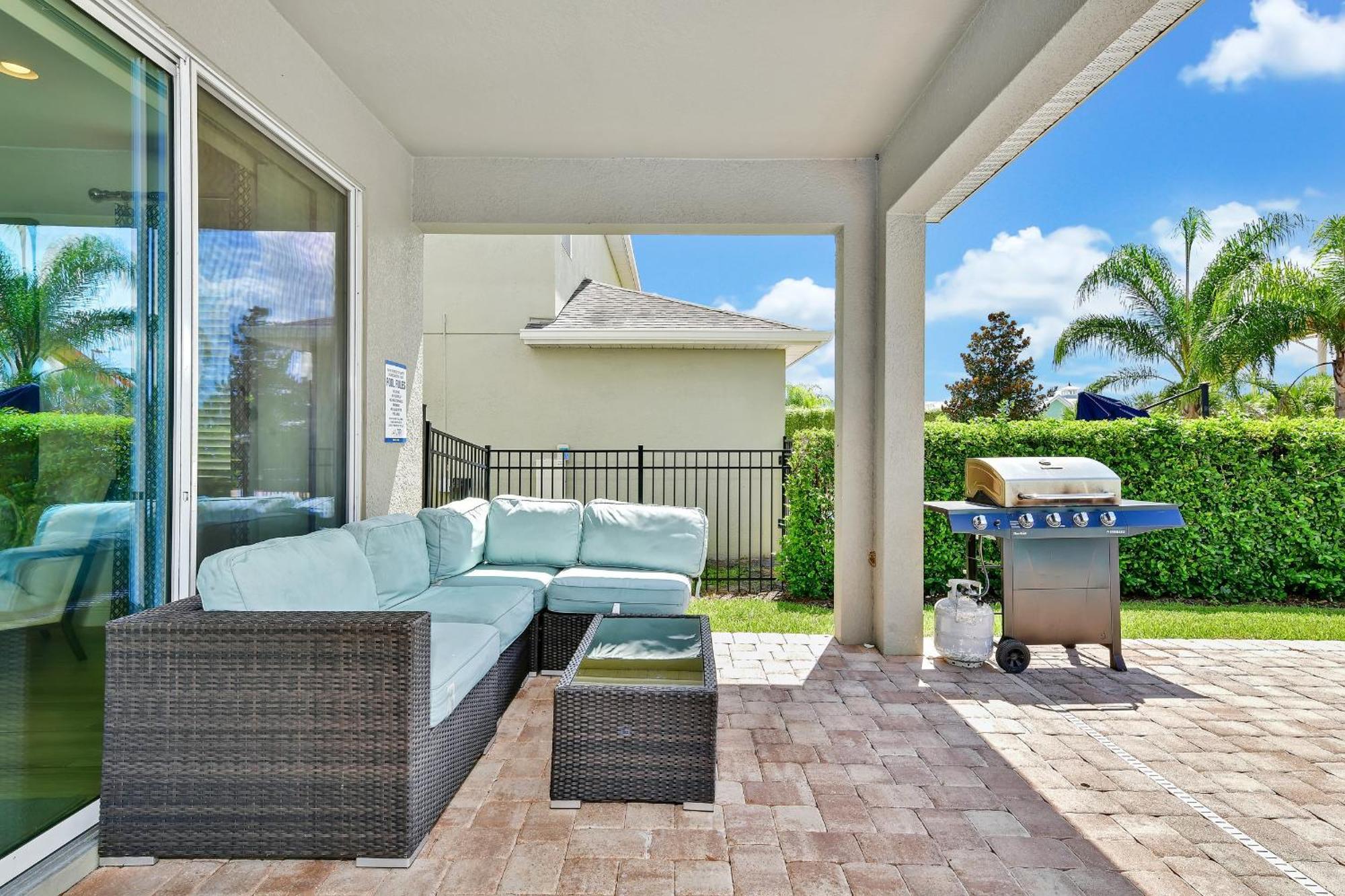 Luxury By Rentyl Near With Private Pool, Themed & Amenities- 260c *