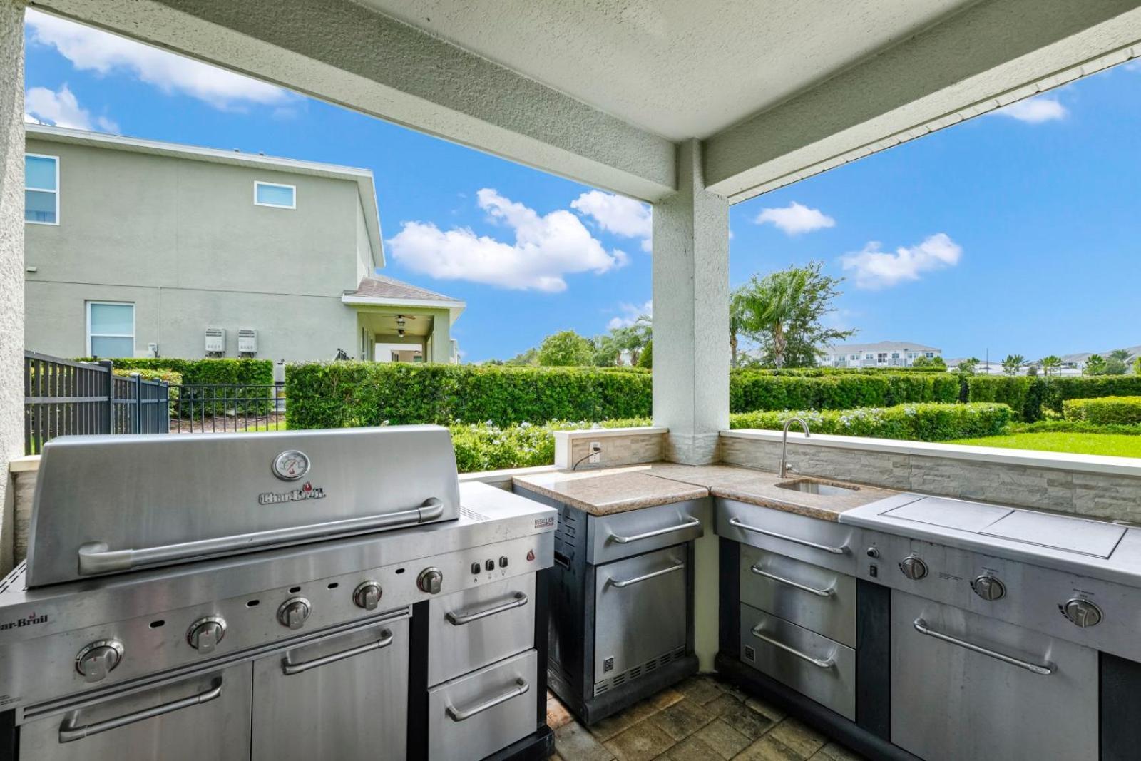 Striking With Games & Outdoor Kitchen Near By Rentyl - 7742f Holiday home Orlando