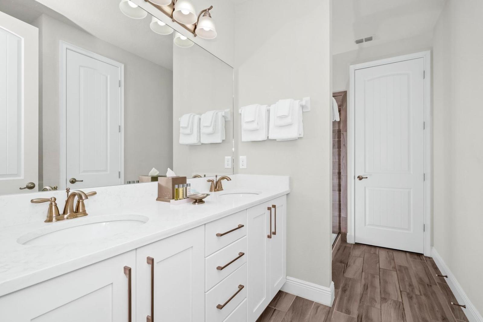Striking With Games & Outdoor Kitchen Near By Rentyl - 7742f Holiday home Orlando