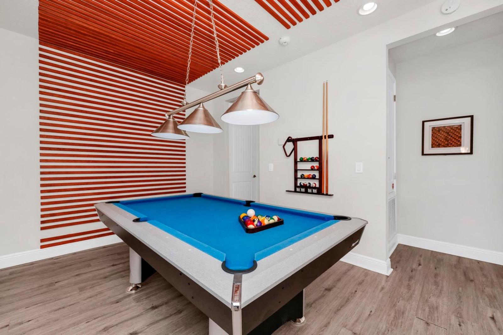 Holiday home Striking With Games & Outdoor Kitchen Near By Rentyl - 7742f