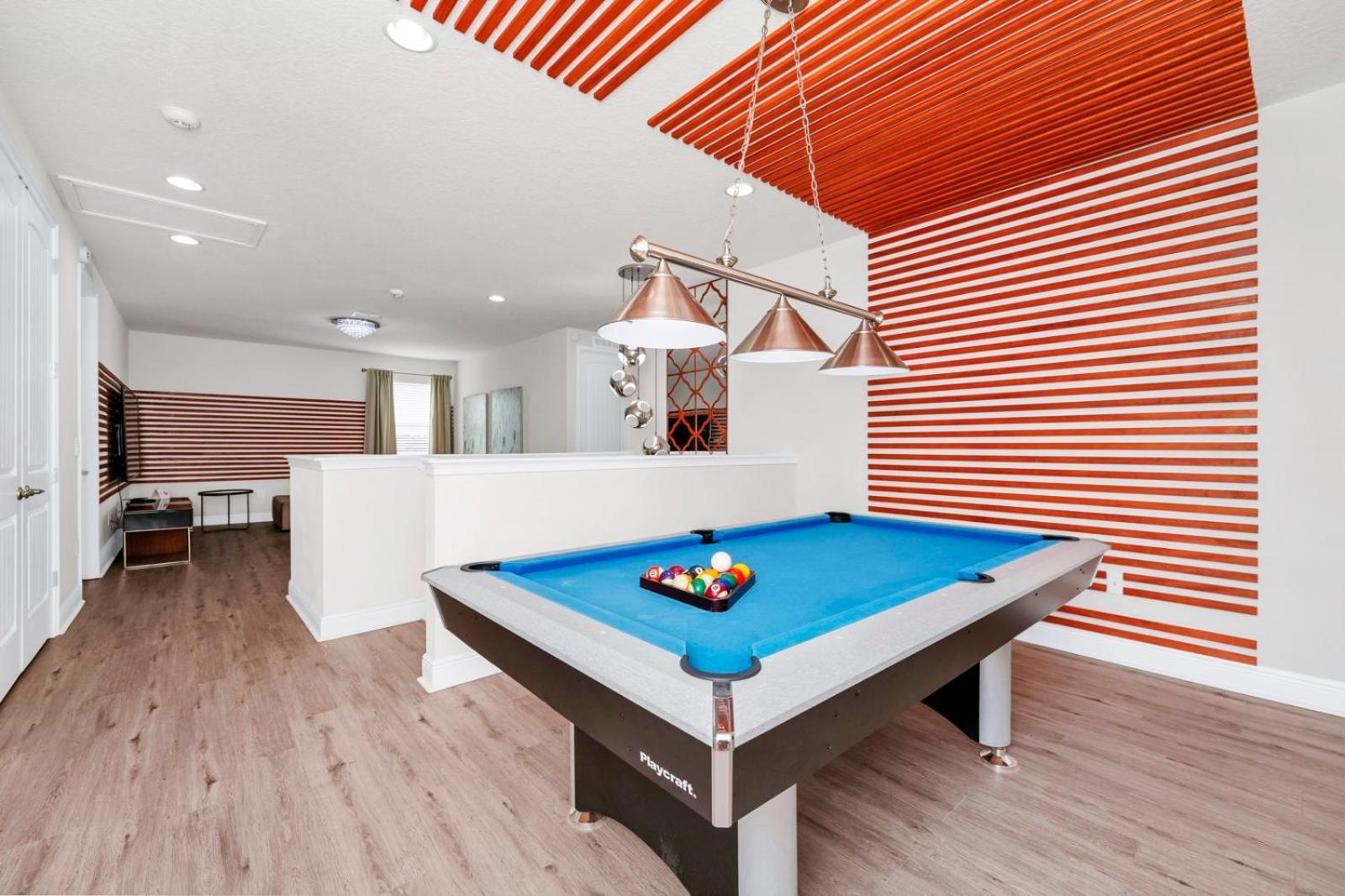 Holiday home Striking With Games & Outdoor Kitchen Near By Rentyl - 7742f *