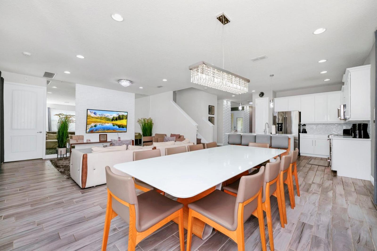 Striking With Games & Outdoor Kitchen Near By Rentyl - 7742f * Orlando