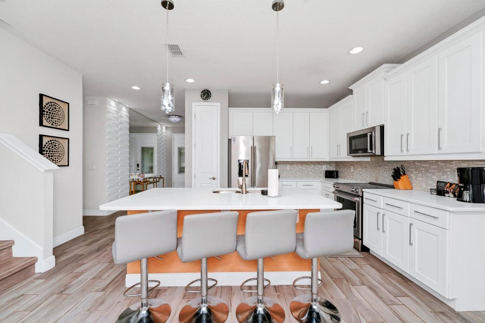 Striking With Games & Outdoor Kitchen Near By Rentyl - 7742f Holiday home *