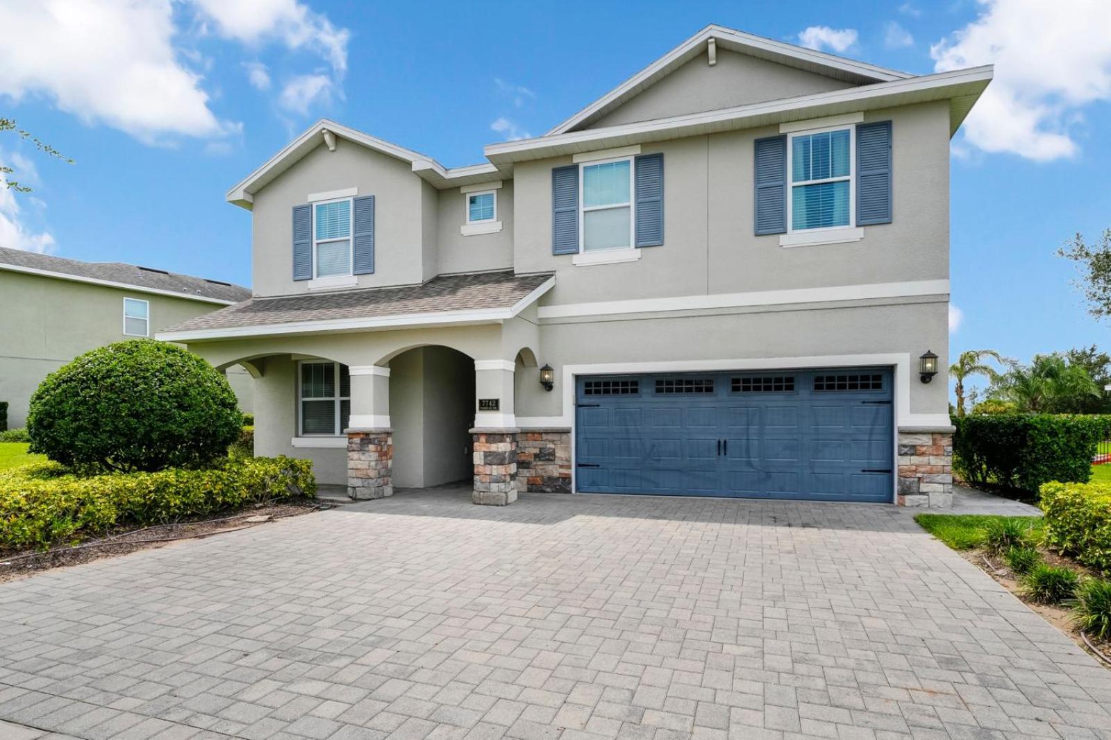 Holiday home Striking With Games & Outdoor Kitchen Near By Rentyl - 7742f Orlando
