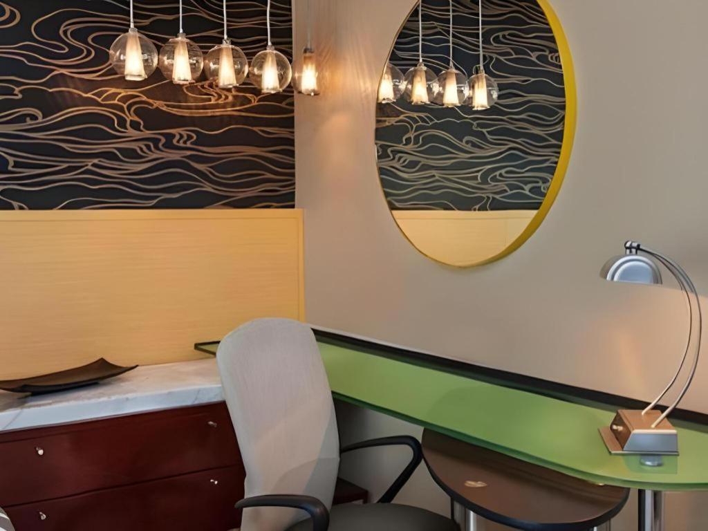 Disney's Contemporary Resort 4*