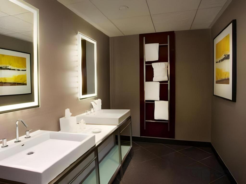 Disney's Contemporary Resort 4*