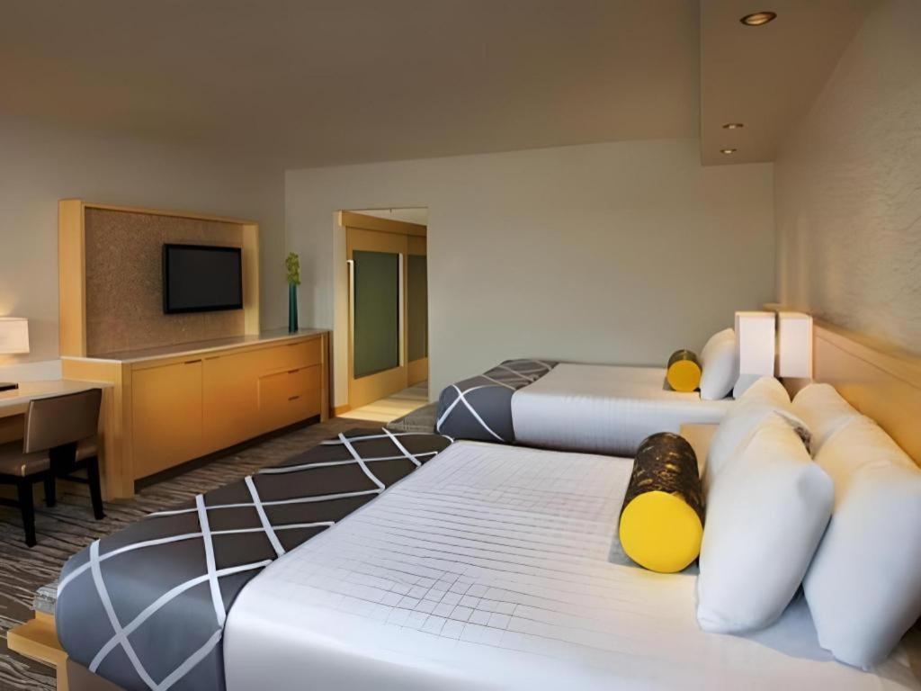 Disney's Contemporary Resort 4*