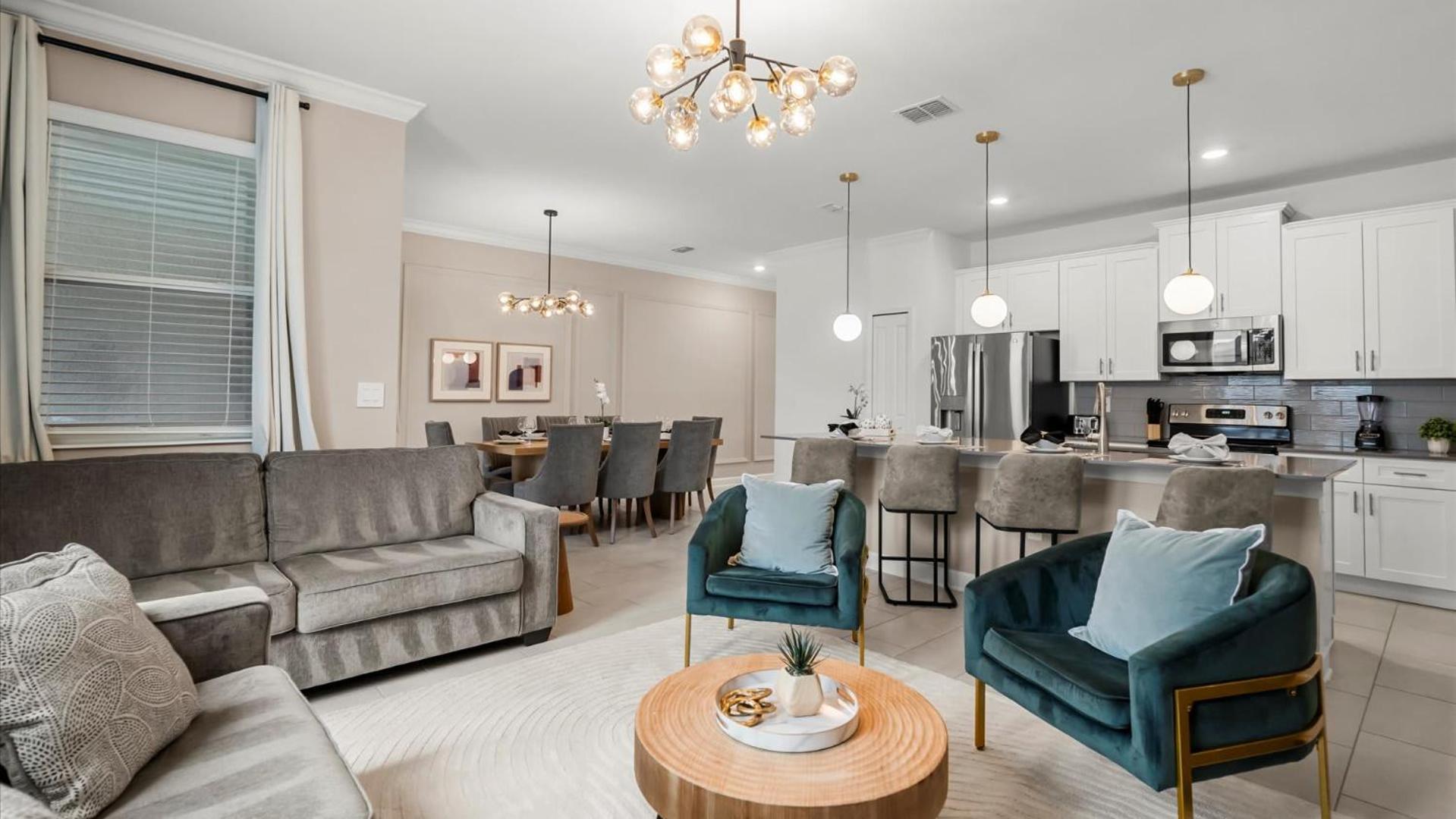 Contemporary Townhouse W Pool & Bbq Sleeps 12
