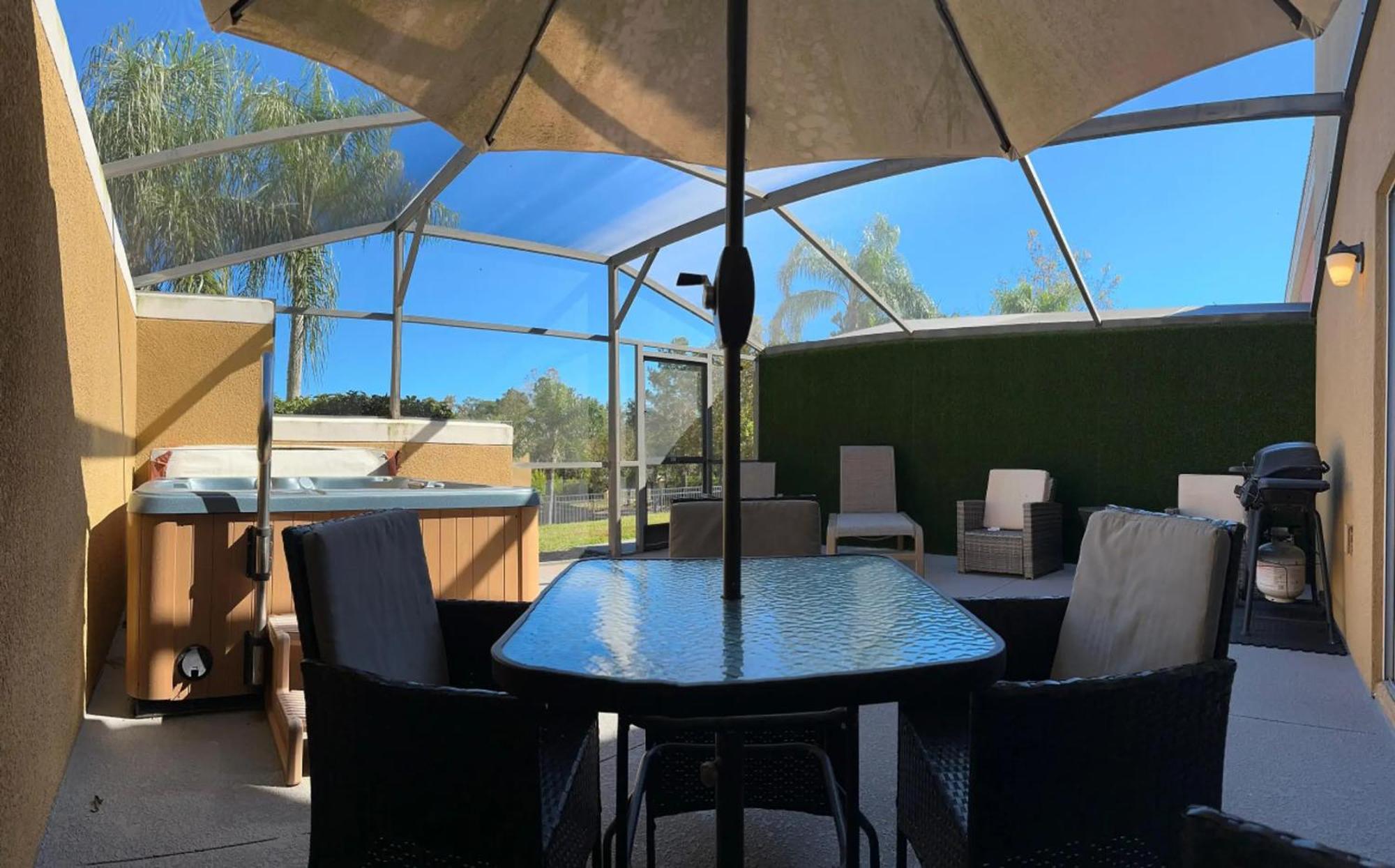 2br Townhouse Near Apartment *