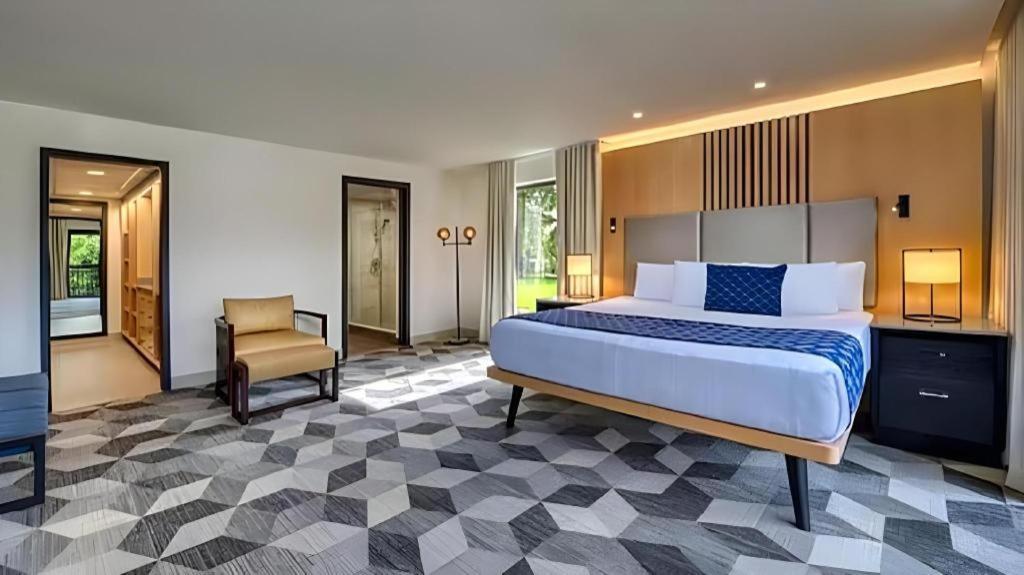 Resort Disney's Contemporary 4*