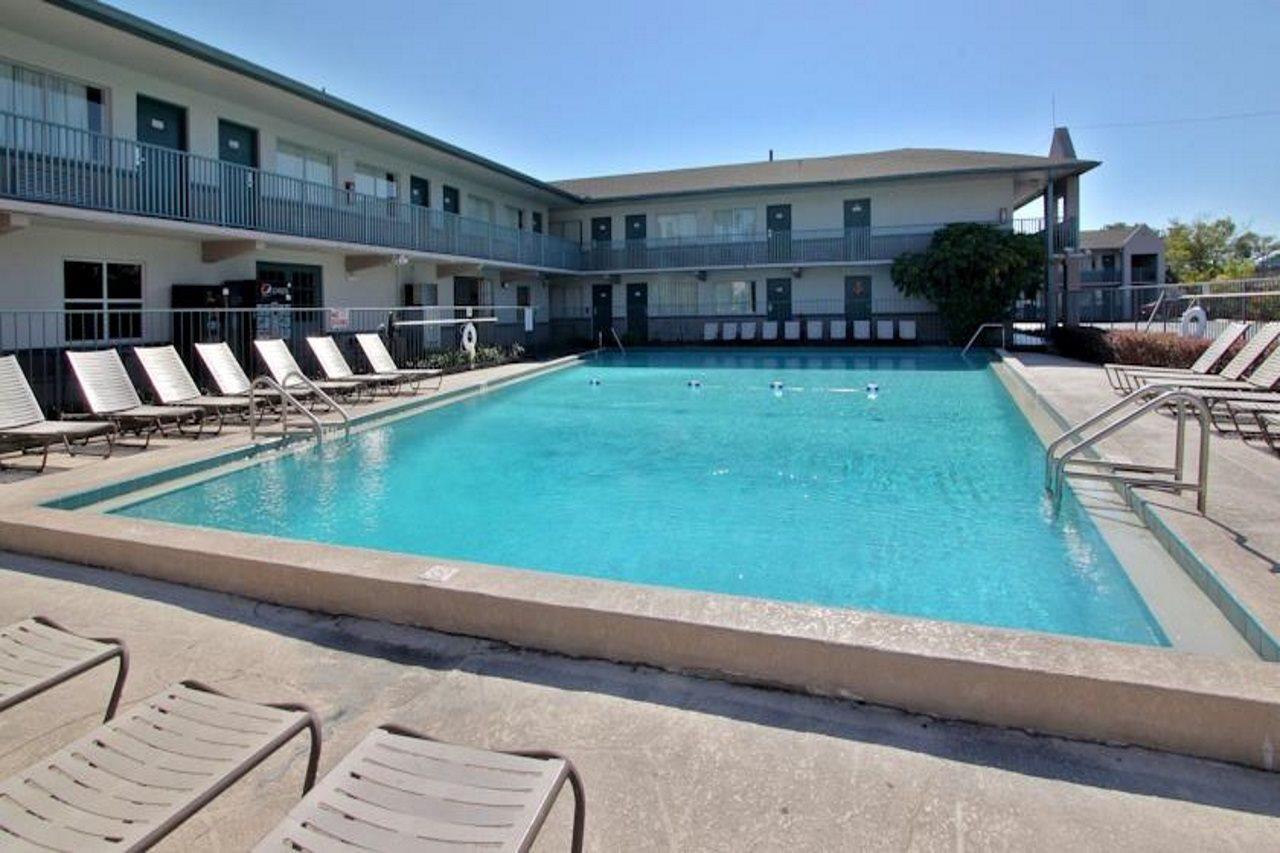 Motel Super 8 By Wyndham 2*