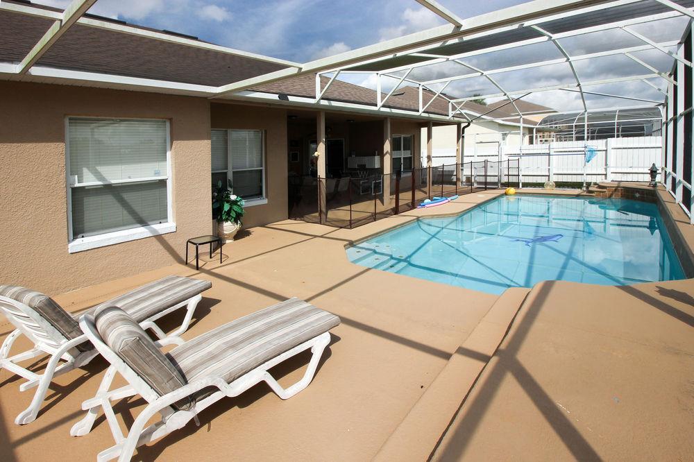 Amsun Pool Homes