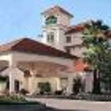 La Quinta By Wyndham Airport West Hotel