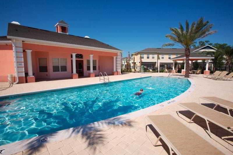 Coral Cay A Sky Resort 3*