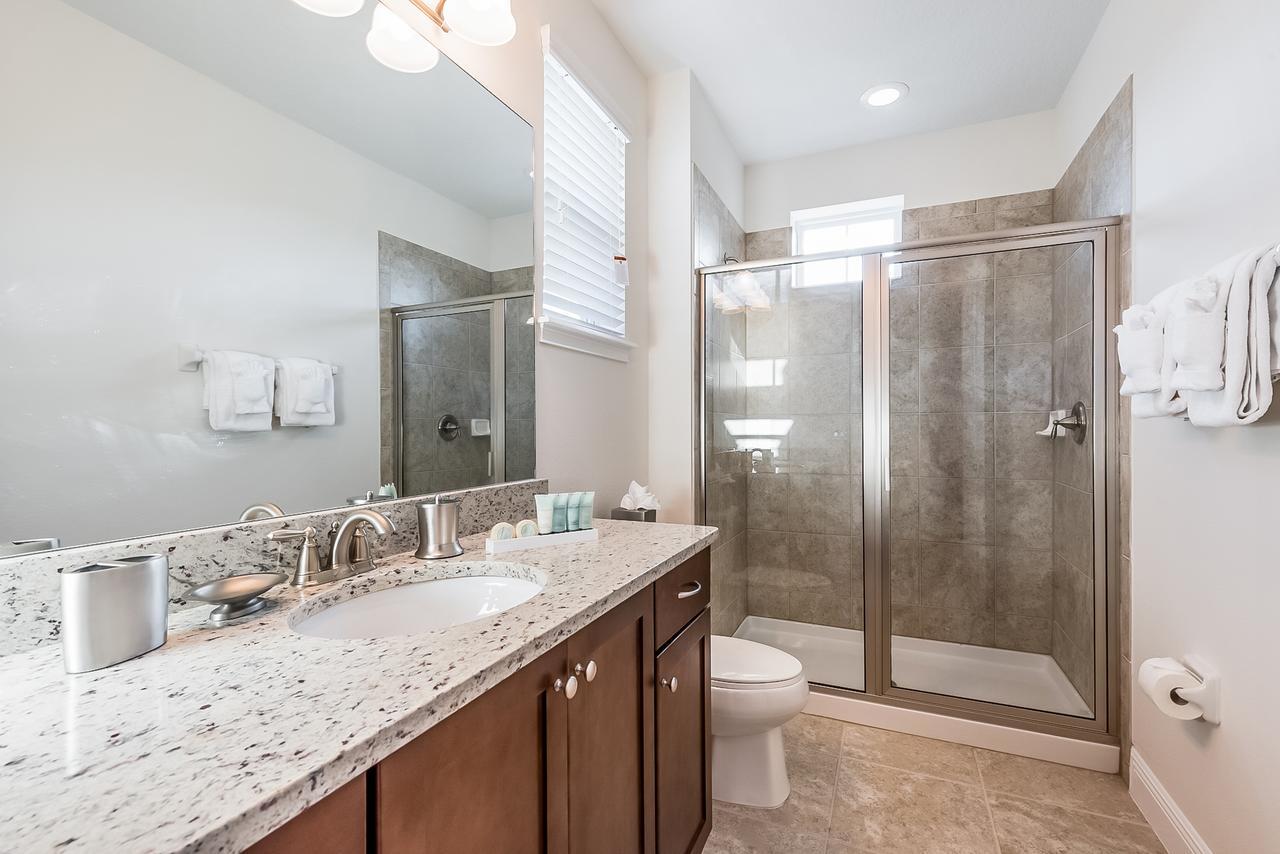 Spacious By Rentyl Near With Private Pool & Amenities - 391f *