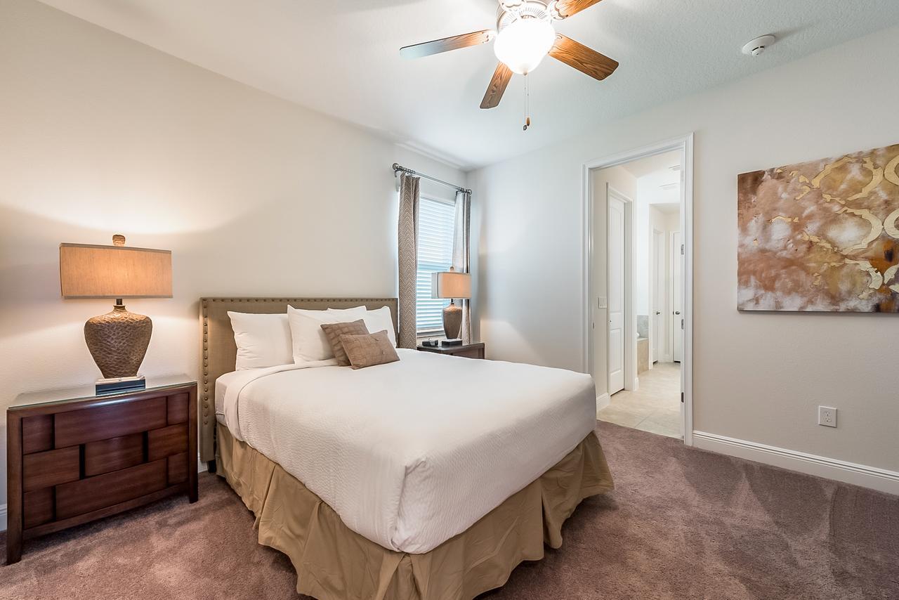 Spacious By Rentyl Near With Private Pool & Amenities - 391f Holiday home Orlando